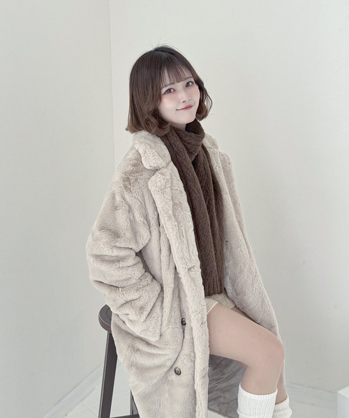 frunco(フランコ)の「フェイクファーロングコート(チェスターコート・レディース・アイボリー/ピンク・MEDIUM)」の15枚目の写真