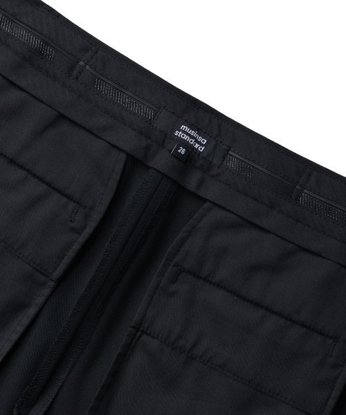 MUSINSA STANDARD WOMAN（ムシンサスタンダードウーマン）の「レディースピンタックストレート隠しバンディングスラックス[ブラック]（スラックス・レディース・その他・34/32/30/31/24/25/26/27/28/29）」の6枚目の写真