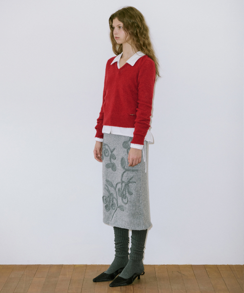 SINOON(シヌーン)の「Hairy Boucle V-Neck Knit (Red)(ニット/セーター・レディース・レッド・FREE)」の3枚目の写真
