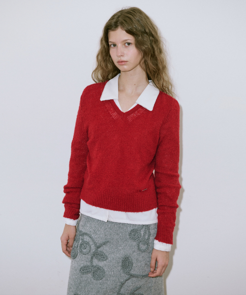 SINOON(シヌーン)の「Hairy Boucle V-Neck Knit (Red)(ニット/セーター・レディース・レッド・FREE)」の4枚目の写真