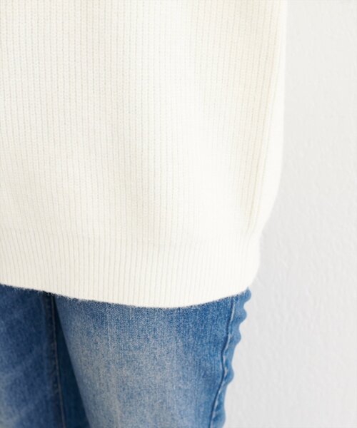 natural couture（ナチュラルクチュール）の「【WEB限定】レースVネックニット（ニット/セーター・レディース・ネイビー/ブラウン/オフホワイト/グレイッシュベージュ・FREE）」の15枚目の写真