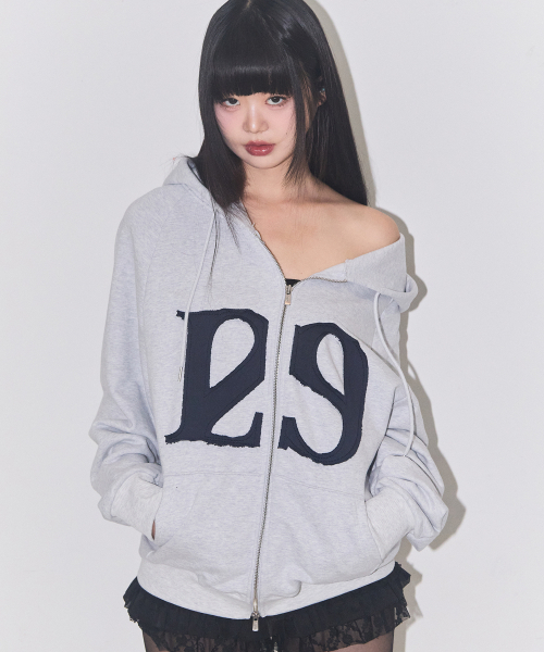 ILLIGO（イリゴ）の「129 ロゴパッチ フードパーカー ジップアップ