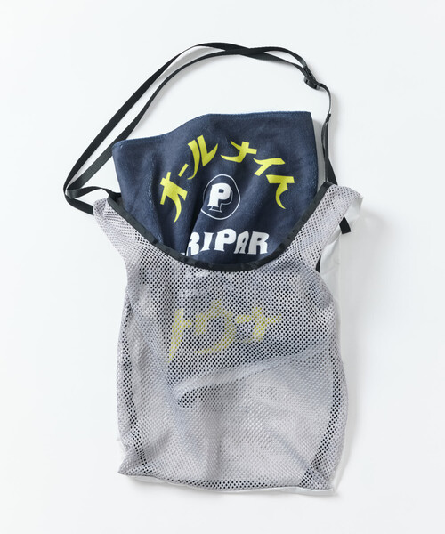 FREAK'S STORE(フリークスストア)の「PARIPARI × SAUVENIR × FREAK'S STORE/パリパリ × サウベニア × フリークスストア 別注 オールナイトサウナ PARIPARI タオル&ショルダーバッグセット(ショルダーバッグ・メンズ・グレー・ONE SIZE)」の3枚目の写真