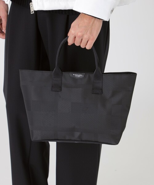 BLACK LABEL CRESTBRIDGE(ブラックレーベル・クレストブリッジ)の「【一部店舗限定】シャドーチェックランチトート(トートバッグ・メンズ・ブラック・FREE)」の5枚目の写真