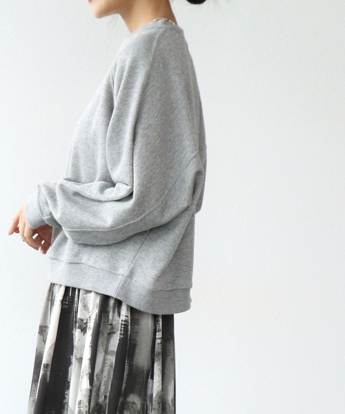Jines（ジネス）の「ラメ裏毛ラグランスリーブトップス（Tシャツ/カットソー・レディース・グレー・38）」の3枚目の写真