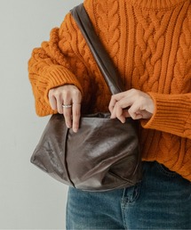 on:nue（オンニュ）の「【on:nue】フェイクレザーホーボーバッグ（ハンドバッグ）」