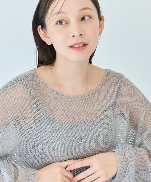 Phoebe（フィービィー）の「【金属アレルギー対応】メタリックホースシューネックレス　ステンレス/馬蹄/蹄鉄/ラッキーモチーフ/ギフト/プレゼント/大ぶり（ネックレス・レディース・イエローゴールド/シルバー・FREE）」の10枚目の写真