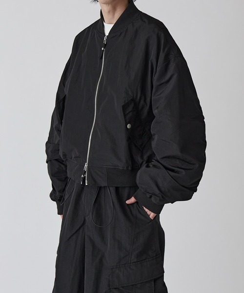 Lui's(ルイス)の「【Neucon】NYLON TRUCK BOMBER JACKET / ナイロントラックボンバージャケット / セットアップ対応(MA-1・メンズ・ブラック/ライトグレー・1/2)」の3枚目の写真