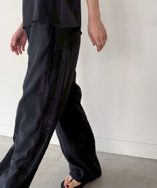 select MOCA by son（セレクトモカバイソン）の「フラワーエンブロイダリーシアーワイドパンツ【セットアップ対応】【by SON】（その他パンツ・レディース・アイボリー/ブラック・FREE）」の17枚目の写真