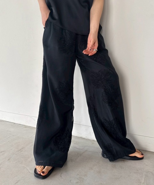 select MOCA by son（セレクトモカバイソン）の「フラワーエンブロイダリーシアーワイドパンツ【セットアップ対応】【by SON】（その他パンツ・レディース・アイボリー/ブラック・FREE）」の15枚目の写真