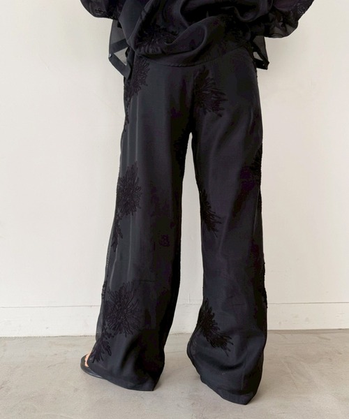 select MOCA by son（セレクトモカバイソン）の「フラワーエンブロイダリーシアーワイドパンツ【セットアップ対応】【by SON】（その他パンツ・レディース・アイボリー/ブラック・FREE）」の14枚目の写真