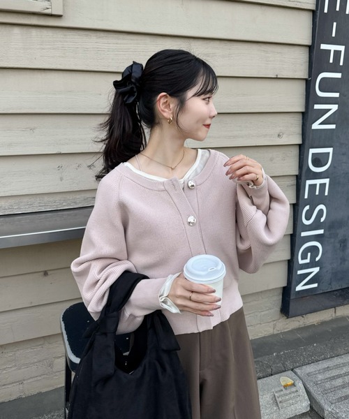 hinari（ヒナリ）の「ニュアンスボタンニットカーデ（カーディガン