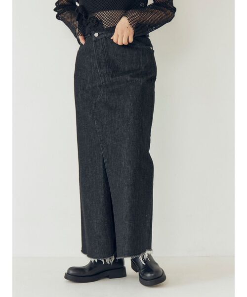 Ungrid（アングリッド）の「スリットデザインデニムスカート（スカート・レディース・ブラック/オフホワイト・MEDIUM/SMALL）」の4枚目の写真