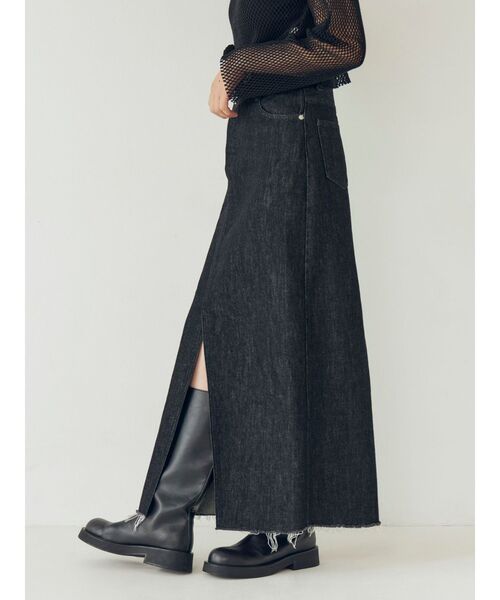 Ungrid（アングリッド）の「スリットデザインデニムスカート（スカート・レディース・ブラック/オフホワイト・MEDIUM/SMALL）」の5枚目の写真