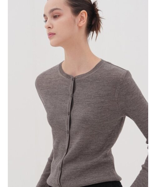 ACUD(アクド)の「Round Neck Ribbed Cardigan _Grey(カーディガン/ボレロ・レディース・グレー・FREE)」の2枚目の写真