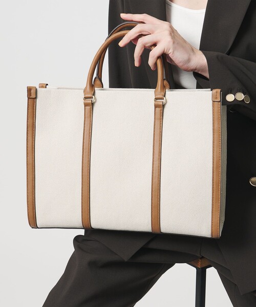 UNITED ARROWS(ユナイテッドアローズ)の「キャンバスコンビ スクエア トートバッグ(トートバッグ・レディース・ブラック/ブラウン・FREE)」の1枚目の写真