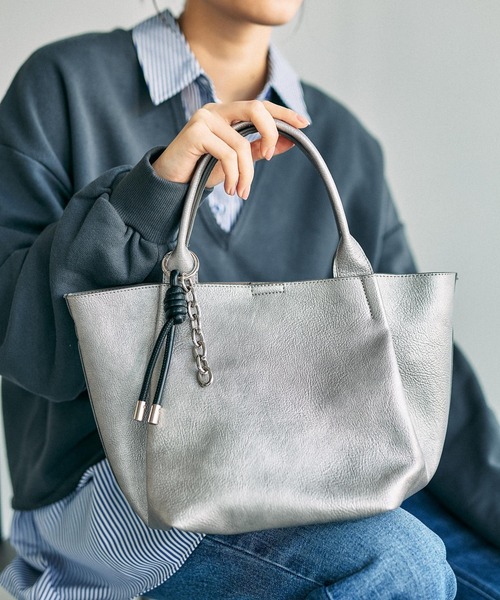 LEPSIM（レプシィム）の「【500mlペットボトルも入る】ポーチ付き3WAYトート　638744（トートバッグ・レディース・ガンメタ/ホワイト/ピンク/ブラック・ONE SIZE）」の4枚目の写真