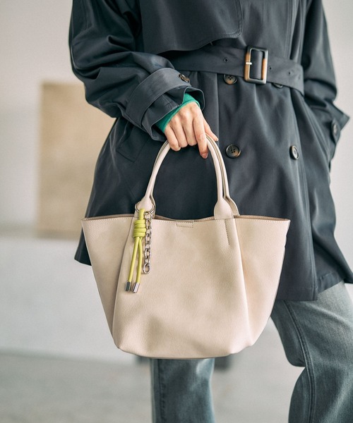 LEPSIM（レプシィム）の「【500mlペットボトルも入る】ポーチ付き3WAYトート　638744（トートバッグ・レディース・ガンメタ/ホワイト/ピンク/ブラック・ONE SIZE）」の5枚目の写真