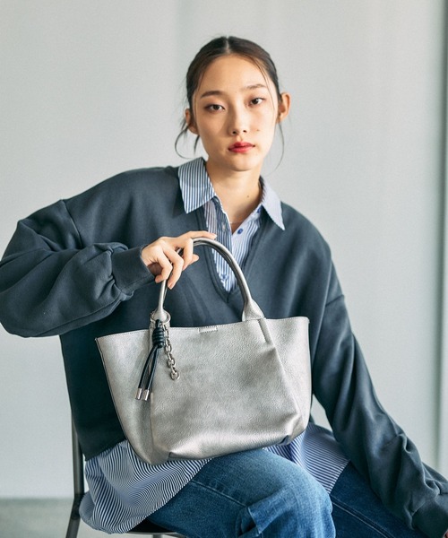 LEPSIM（レプシィム）の「【500mlペットボトルも入る】ポーチ付き3WAYトート　638744（トートバッグ・レディース・ガンメタ/ホワイト/ピンク/ブラック・ONE SIZE）」の9枚目の写真