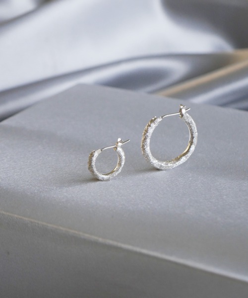 e.m.（イーエム）の「スターダストフープピアス(M)/シルバー/レディース/メンズ/2026WinterCollection（ピアス（片耳用）・レディース・シルバー・FREE）」の7枚目の写真