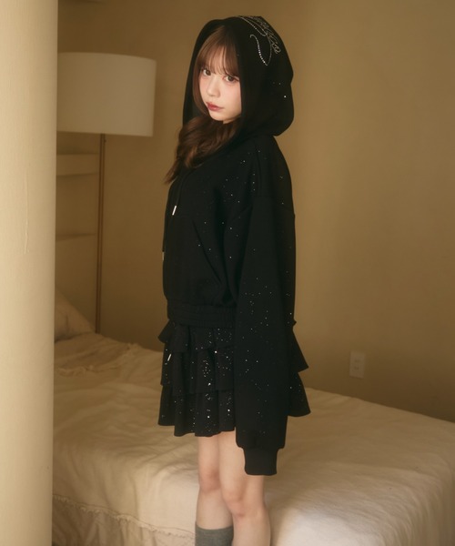 TITTY&CO.(ティティーアンドコー)の「ロゴラインストーン付きスウェットセットアップ(セットアップ・レディース・グレー/ブラック・FREE)」の2枚目の写真