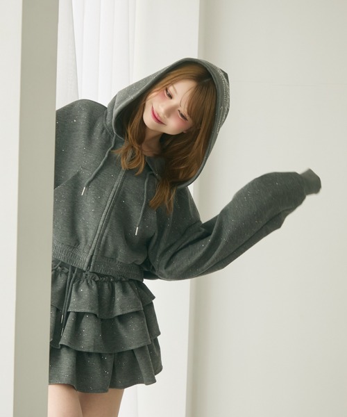 TITTY&CO.(ティティーアンドコー)の「ロゴラインストーン付きスウェットセットアップ(セットアップ・レディース・グレー/ブラック・FREE)」の13枚目の写真