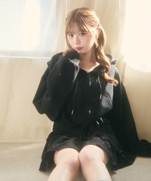 TITTY&CO.(ティティーアンドコー)の「ロゴラインストーン付きスウェットセットアップ(セットアップ・レディース・グレー/ブラック・FREE)」の14枚目の写真