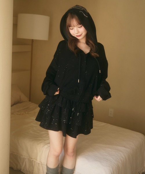 TITTY&CO.(ティティーアンドコー)の「ロゴラインストーン付きスウェットセットアップ(セットアップ・レディース・グレー/ブラック・FREE)」の15枚目の写真