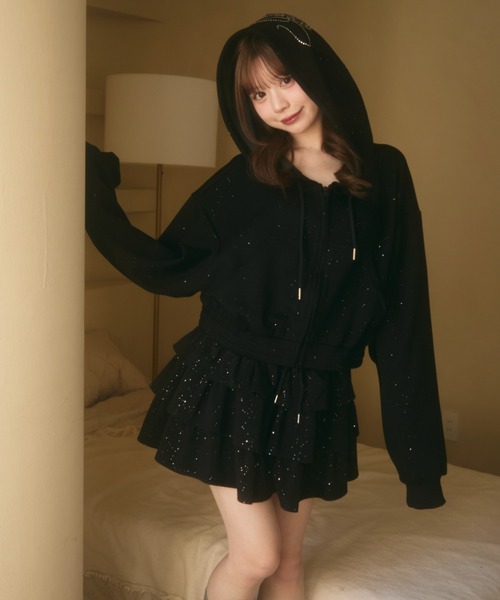 TITTY&CO.(ティティーアンドコー)の「ロゴラインストーン付きスウェットセットアップ(セットアップ・レディース・グレー/ブラック・FREE)」の7枚目の写真