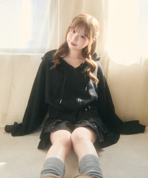 TITTY&CO.(ティティーアンドコー)の「ロゴラインストーン付きスウェットセットアップ(セットアップ・レディース・グレー/ブラック・FREE)」の10枚目の写真