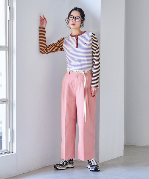 FREAK'S STORE(フリークスストア)の「FRUIT OF THE LOOM × FREAK'S STORE/フルーツオブザルーム 別注 ロゴベルト付き ツイルパンツ/トリミング(スラックス・レディース・ピンク/ベージュ/ネイビー・SMALL/MEDIUM)」の22枚目の写真