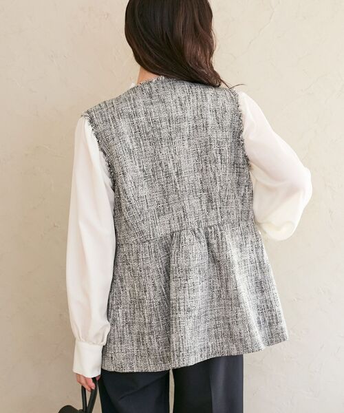 le.coeur blanc（ルクールブラン）の「ツイードフリンジジレ（その他アウター・レディース・ブラック系その他・38）」の16枚目の写真