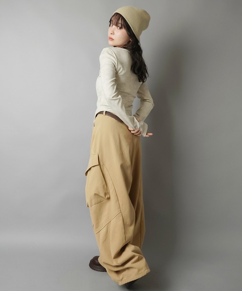 SPINNS（スピンズ）の「レイヤード風長袖ジップカットソー/ムラ染め風（Tシャツ/カットソー・レディース・チャコール/オフホワイト・ONESIZE）」の11枚目の写真