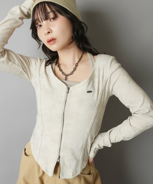 SPINNS（スピンズ）の「レイヤード風長袖ジップカットソー/ムラ染め風（Tシャツ/カットソー・レディース・チャコール/オフホワイト・ONESIZE）」の9枚目の写真