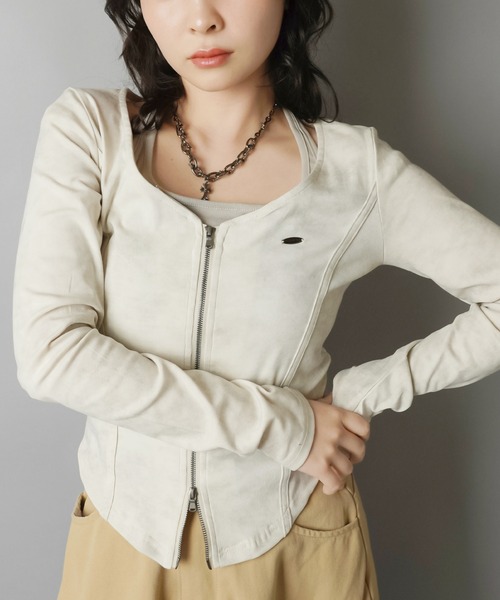 SPINNS（スピンズ）の「レイヤード風長袖ジップカットソー/ムラ染め風（Tシャツ/カットソー・レディース・チャコール/オフホワイト・ONESIZE）」の7枚目の写真