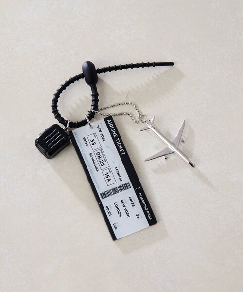 ear PAPILLONNER(イアパピヨネ)の「ボーディングパスストラップ/チャーム(チャーム・レディース・ブラック/ブルー系その他・FREE)」の3枚目の写真