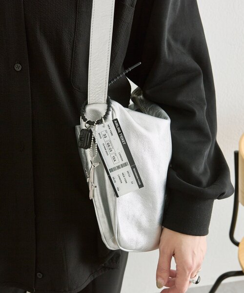 ear PAPILLONNER(イアパピヨネ)の「ボーディングパスストラップ/チャーム(チャーム・レディース・ブラック/ブルー系その他・FREE)」の10枚目の写真