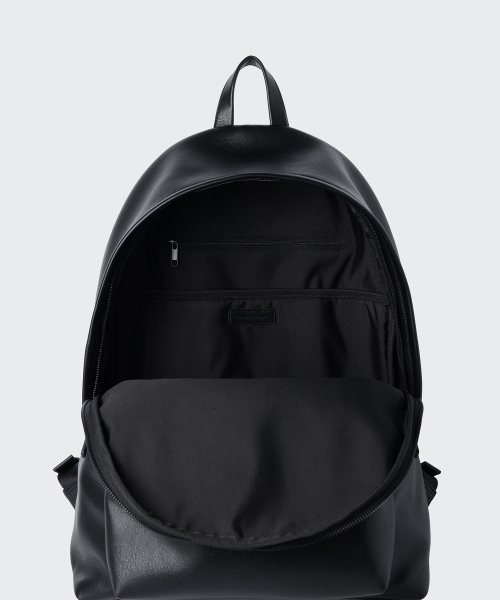 MUSINSA STANDARD（ムシンサスタンダード）の「シンセティックレザーリュックサック[ブラック]（バックパック/リュック・レディース・その他・FREE）」の8枚目の写真