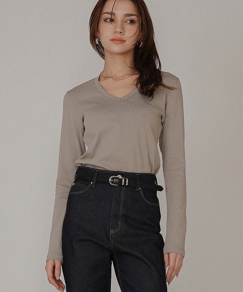 KINO THE KEI(キノザケイ)の「レディ Vネック フライス カットソー プルオーバー KINO THE KEI(Tシャツ/カットソー・レディース・グレイッシュベージュ/ホワイト/ブラック・フリー)」の3枚目の写真