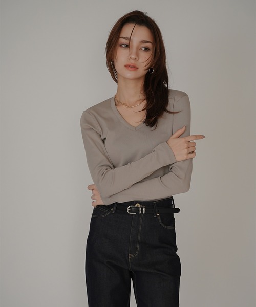 KINO THE KEI(キノザケイ)の「レディ Vネック フライス カットソー プルオーバー KINO THE KEI(Tシャツ/カットソー・レディース・グレイッシュベージュ/ホワイト/ブラック・フリー)」の10枚目の写真