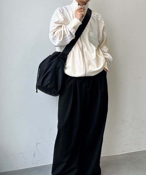 UNDERSTATEMENTs(アンダーステイトメント)の「【ユニセックス】ビッグ巾着ショルダーバッグ(ショルダーバッグ・メンズ・ブラック・FREE)」の8枚目の写真