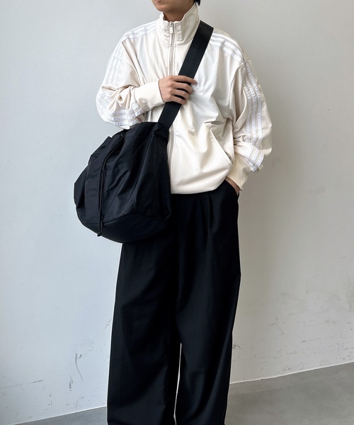 UNDERSTATEMENTs(アンダーステイトメント)の「【ユニセックス】ビッグ巾着ショルダーバッグ(ショルダーバッグ・メンズ・ブラック・FREE)」の9枚目の写真