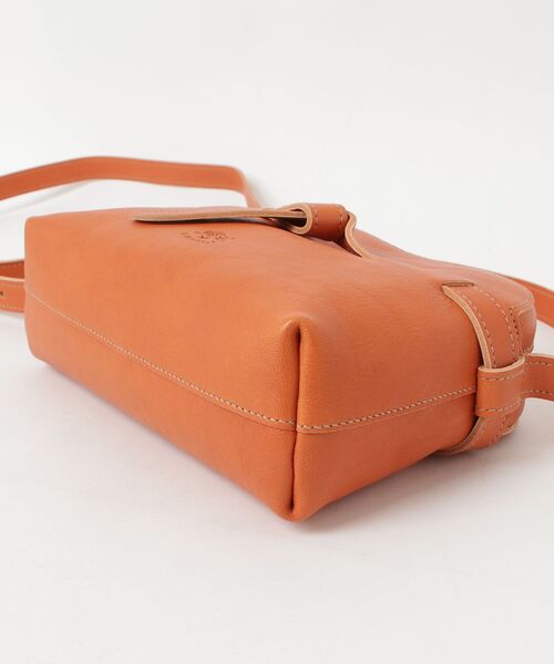IL BISONTE(イルビゾンテ)の「IL BISONTE / ORIGINAL LEATHER / クロスボディバッグ(ショルダーバッグ・レディース・レンガ/ダークブラウン/レッド/グリーン/ネイビー/オレンジ/ブラック/グレー/ナチュラル/ライトブラウン・FREE)」の19枚目の写真
