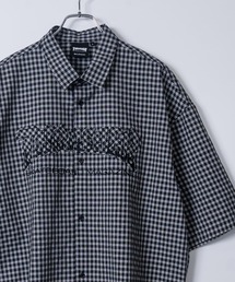 【at】〔THRASHER/スラッシャー〕ダメージアップリケ ドローコード付きミニチェックシャツ