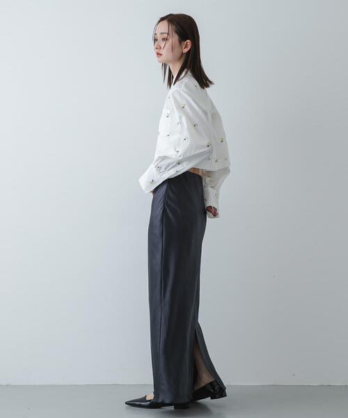 SENSE OF PLACE by URBAN RESEARCH(センスオブプレイスバイアーバンリサーチ)の「フラワーエンブロイダリークロップドシャツ(シャツ/ブラウス・レディース・ホワイト系その他/ベージュ/ブラック系その他・ONE)」の8枚目の写真