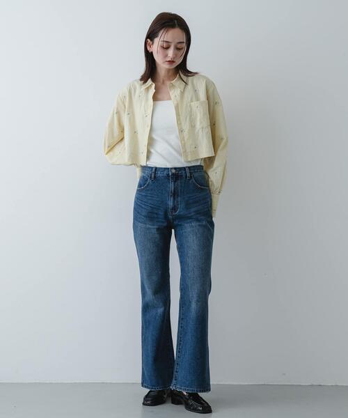 SENSE OF PLACE by URBAN RESEARCH(センスオブプレイスバイアーバンリサーチ)の「フラワーエンブロイダリークロップドシャツ(シャツ/ブラウス・レディース・ホワイト系その他/ベージュ/ブラック系その他・ONE)」の13枚目の写真