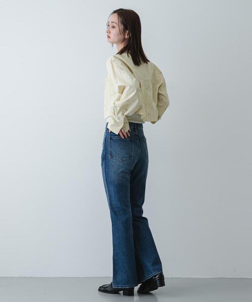 SENSE OF PLACE by URBAN RESEARCH(センスオブプレイスバイアーバンリサーチ)の「フラワーエンブロイダリークロップドシャツ(シャツ/ブラウス・レディース・ホワイト系その他/ベージュ/ブラック系その他・ONE)」の14枚目の写真