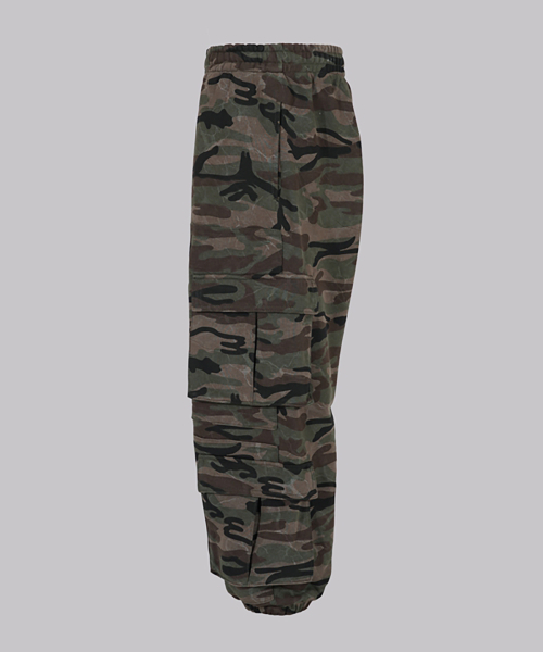 CORNERBLESS（コーナーブレス）の「CAMO WIDE SWEAT JOGGER PANTS（スウェットパンツ・レディース・その他・SMALL/LARGE/MEDIUM）」の2枚目の写真
