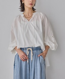 キャンブリックボイル 袖刺繍ブラウス