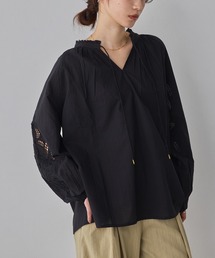 キャンブリックボイル 袖刺繍ブラウス